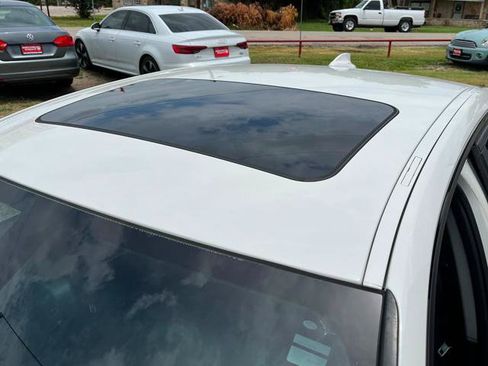Used 2014 BMW 320i Sedan RWD image 9