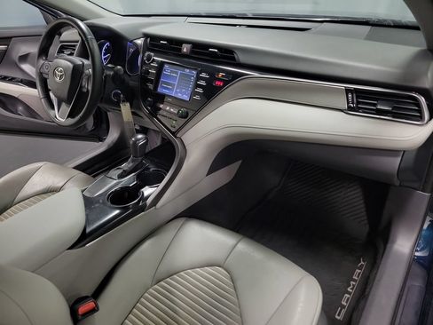 Used 2020 Toyota Camry SE FWD image 30