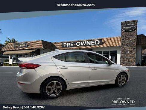 Used 2017 Hyundai Elantra SE FWD image 7