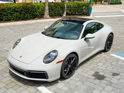 Used 2021 Porsche 911 Carrera 4 AWD/4WD image 10