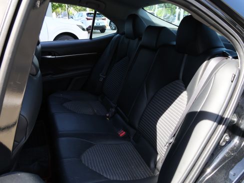 Used 2022 Toyota Camry SE FWD image 33