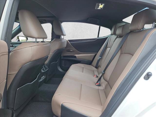 Certified 2025 Lexus ES 350 FWD image 18