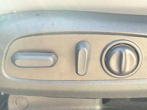 Used 2023 Buick Enclave Essence FWD image 20