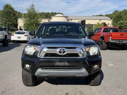 Used 2013 Toyota Tacoma 4x4 Double Cab w/ TRD Off-Road Pkg image 2