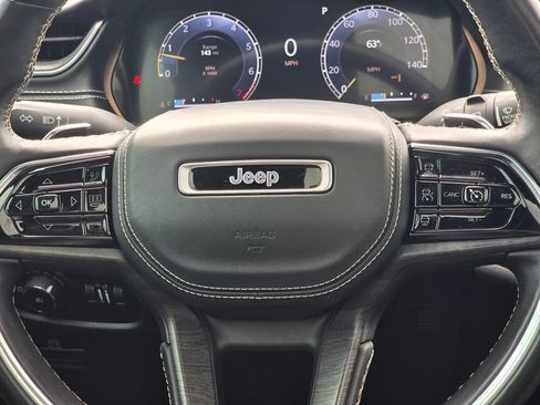 Used 2022 Jeep Grand Cherokee Overland AWD/4WD image 18