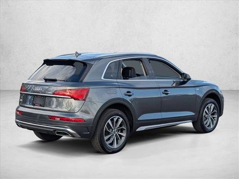 Certified 2025 Audi Q5 2.0T Premium Plus image 5