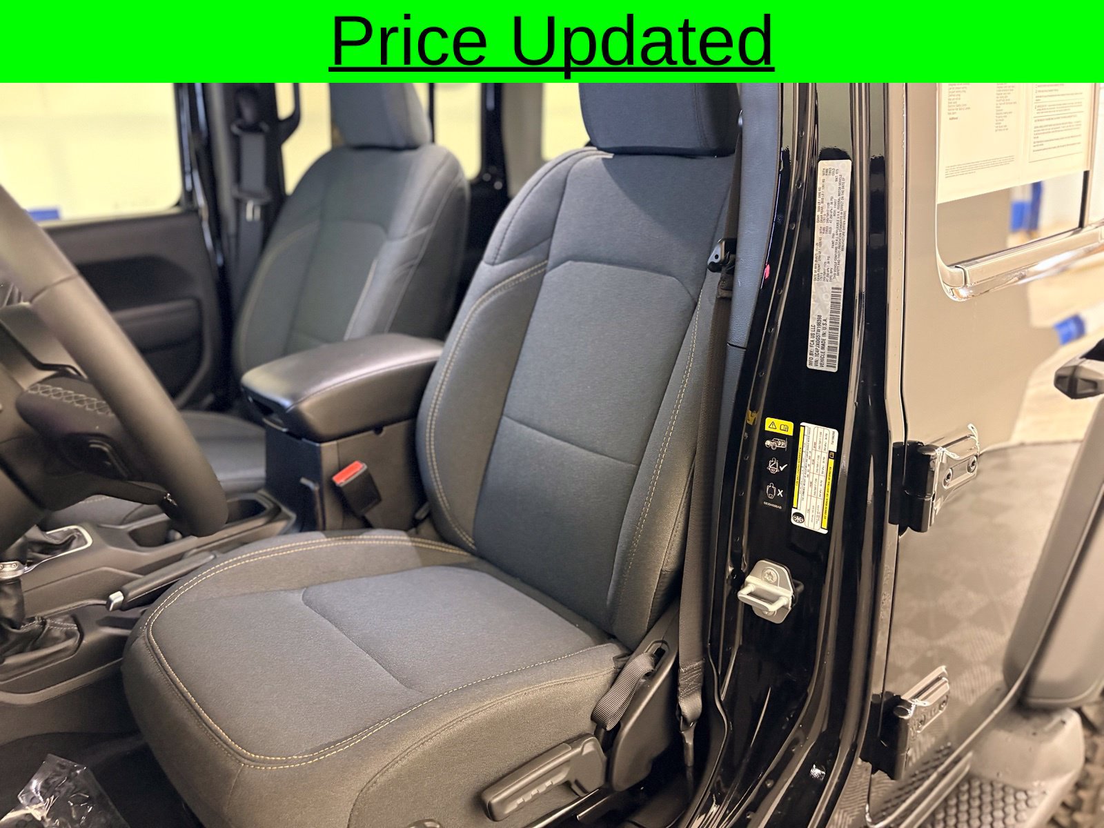 Used 2026 Jeep Wrangler Unlimited Sport AWD/4WD image 4