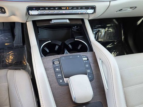 Used 2022 Mercedes-Benz GLS 450 4MATIC image 23