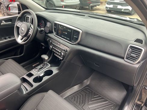 Certified 2022 Kia Sportage LX w/ LX FWD Value Edition Package image 20