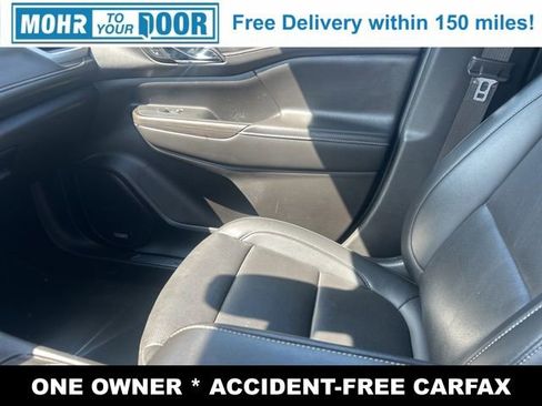 Used 2023 GMC Acadia SLT image 26