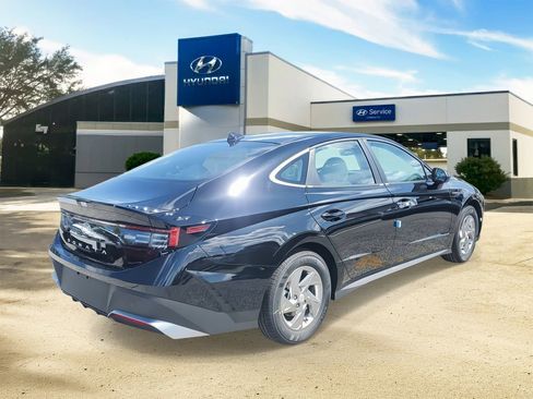 New 2025 Hyundai Sonata SE image 2