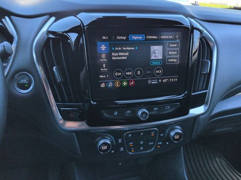Certified 2023 Chevrolet Traverse LT w/ Rear Camera Mirror Package AWD/4WD image 13