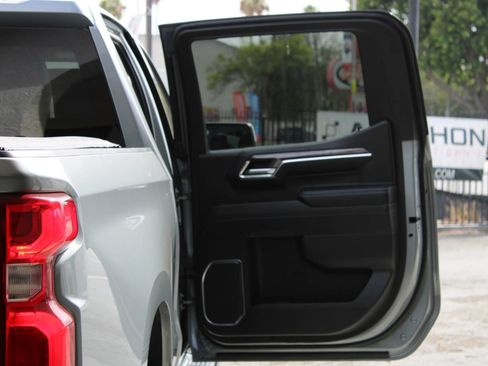 Used 2023 Chevrolet Silverado 1500 LTZ AWD/4WD image 11