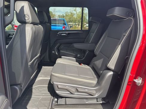 New 2026 Chevrolet Suburban Premier image 9