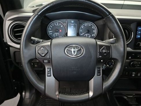 Used 2018 Toyota Tacoma TRD Pro AWD/4WD image 7