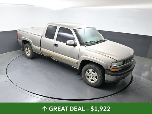 Used 2001 Chevrolet Silverado 1500 LS w/ Firm Ride Suspension Pkg AWD/4WD image 16