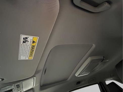 Used 2023 Honda Odyssey Touring image 25