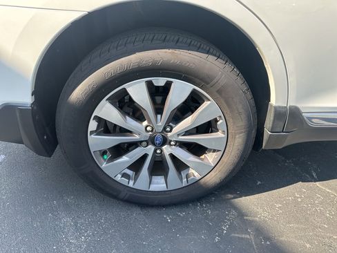 Used 2018 Subaru Outback 3.6R Touring image 40