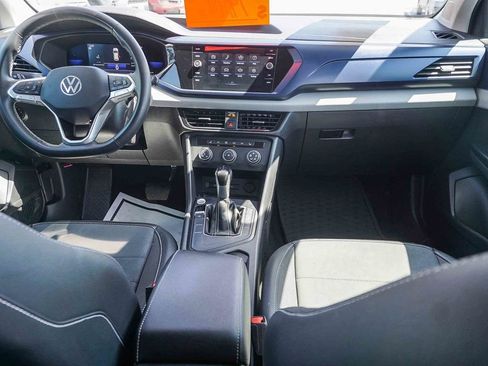 Used 2022 Volkswagen Taos SE FWD image 14