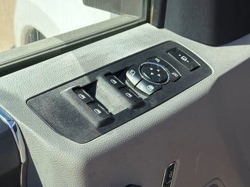 Used 2017 Ford F250 XLT w/ XLT Premium Package image 17