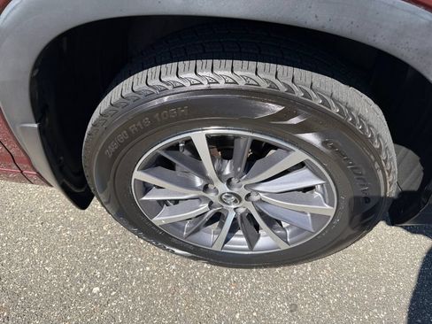 Used 2018 Toyota Highlander XLE AWD/4WD image 30