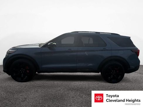 Used 2025 Ford Explorer ST image 2