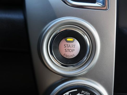 Used 2017 Nissan Titan SL image 34