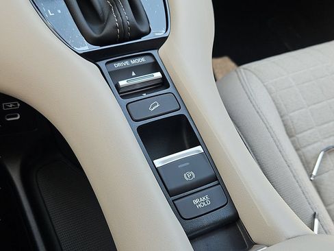 New 2027 Honda HR-V LX image 12
