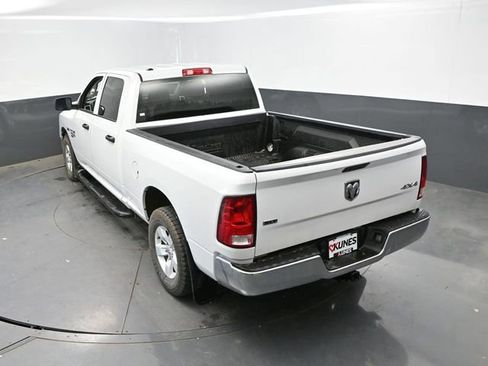 Used 2022 RAM 1500 Classic SLT AWD/4WD image 30