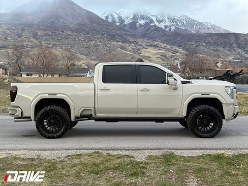 Used 2026 GMC Sierra 2500 AT4 w/ AT4 Premium Plus Package AWD/4WD image 9