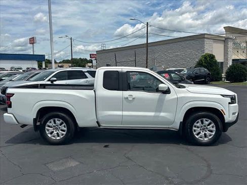 Certified 2024 Nissan Frontier SV w/ SV Convenience Package RWD image 2