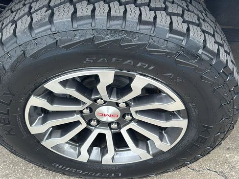 Certified 2022 GMC Sierra 1500 AT4 w/ AT4 Premium Package AWD/4WD image 12