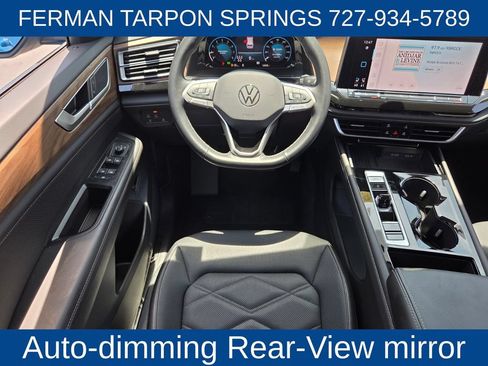 Used 2025 Volkswagen Atlas SE AWD/4WD image 16