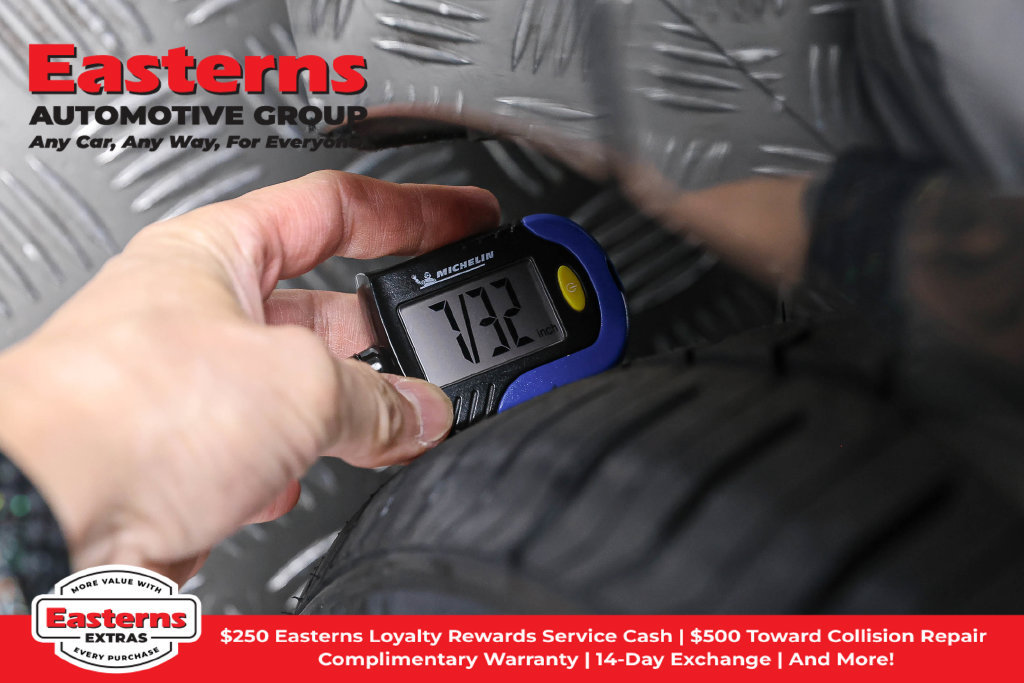 Used 2021 Toyota Corolla LE w/ Carpet Mat Package (TMS) FWD image 28