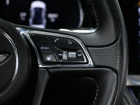 Used 2020 Bentley Flying Spur W12 image 28