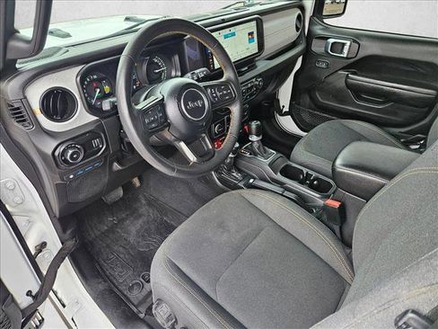 Used 2024 Jeep Wrangler Willys image 9