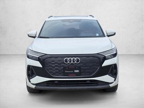Certified 2024 Audi Q4 e-tron Prestige image 2