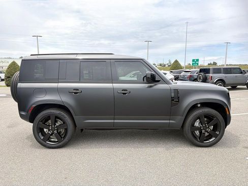 New 2026 Land Rover Defender 110 S AWD/4WD image 6