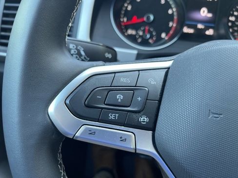 Used 2021 Volkswagen Atlas Cross Sport SE image 29