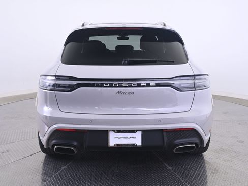 Certified 2023 Porsche Macan AWD/4WD image 6