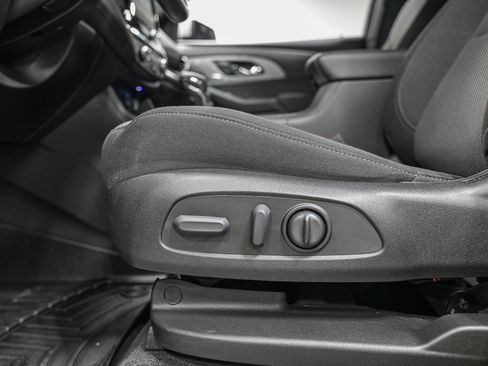 Used 2022 Chevrolet Traverse LT image 14