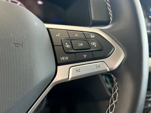 Certified 2025 Volkswagen Taos S FWD image 18