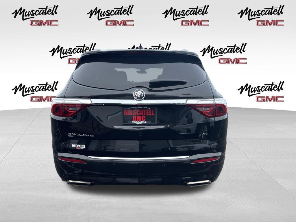 Used 2024 Buick Enclave Essence w/ Sport Touring Edition AWD/4WD image 4