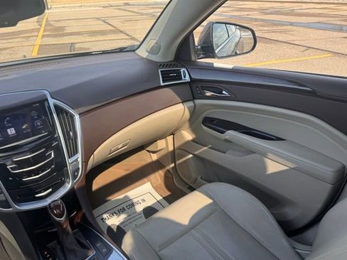 Used 2014 Cadillac SRX Luxury image 15