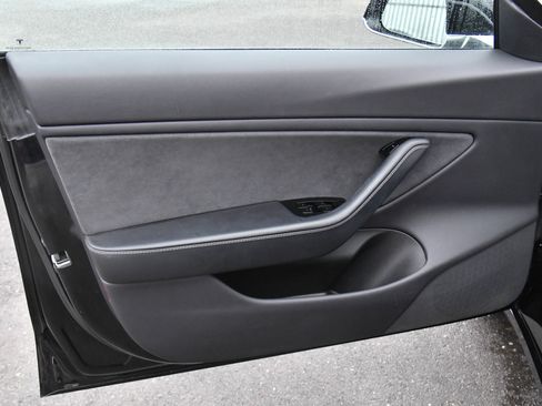 Used 2019 Tesla Model 3 Standard Range image 13