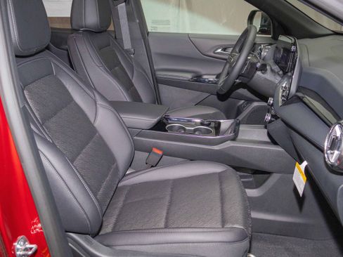 New 2026 Chevrolet Equinox LT w/ Convenience Package II image 13