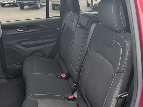 New 2025 Jeep Grand Cherokee Laredo image 9