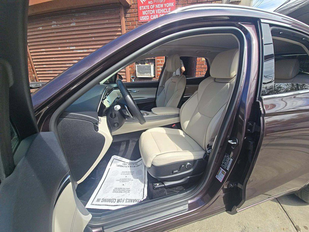 Used 2023 Genesis GV70 2.5T w/ Advanced Package AWD/4WD image 4
