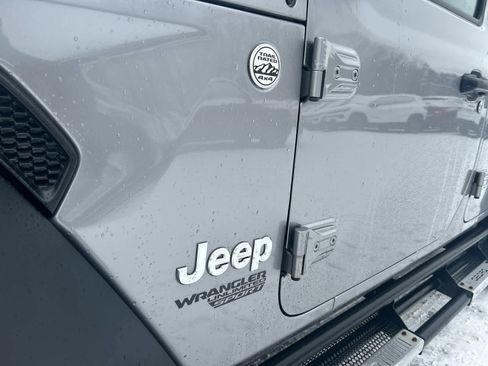 Used 2019 Jeep Wrangler Unlimited Sport S image 37