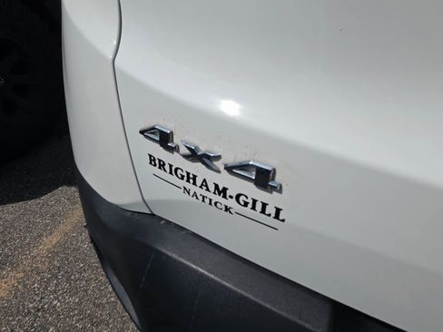 Certified 2023 Jeep Renegade Latitude AWD/4WD image 10